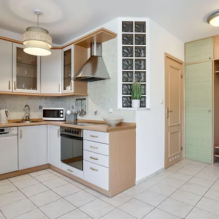 Port Iii, Sun & Snow *