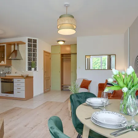 Port Iii, Sun & Snow