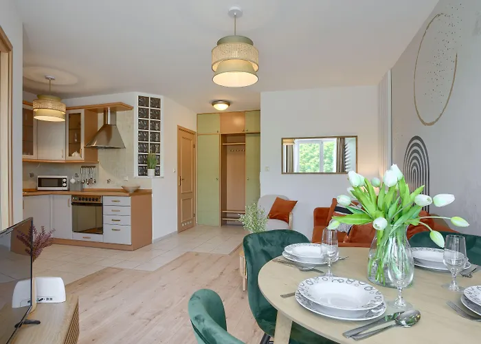 Port Iii, Sun & Snow